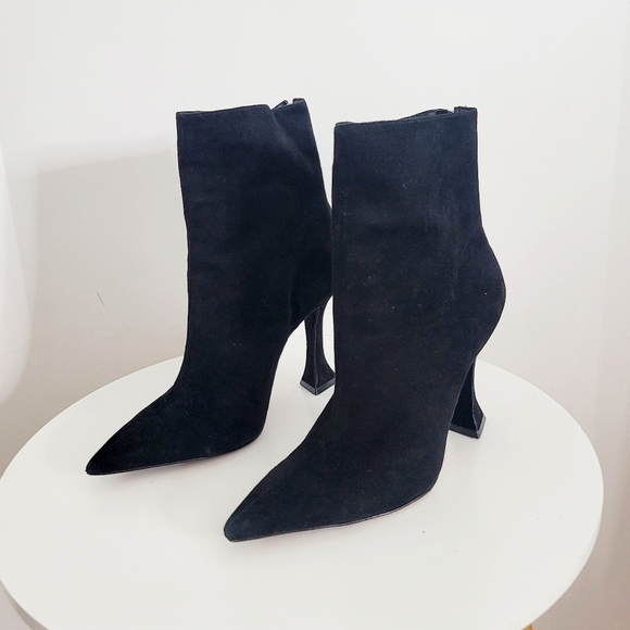 Schutz Black Loiva Pointed Toe Ankle Boots - Picture 1 of 6